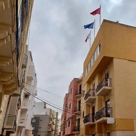 Malta Crown * Saint Julian's