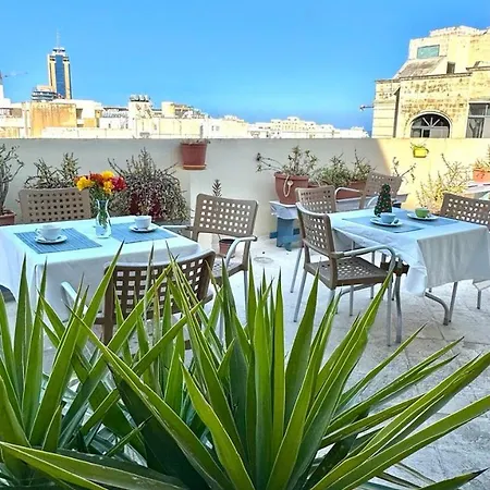 Malta Crown Konukevi *