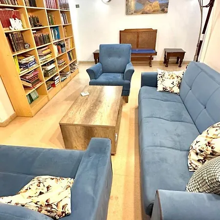 Πανσιόν Malta Crown *