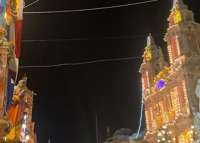 Malta Crown Konukevi *