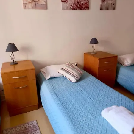 Guest house Malta Crown